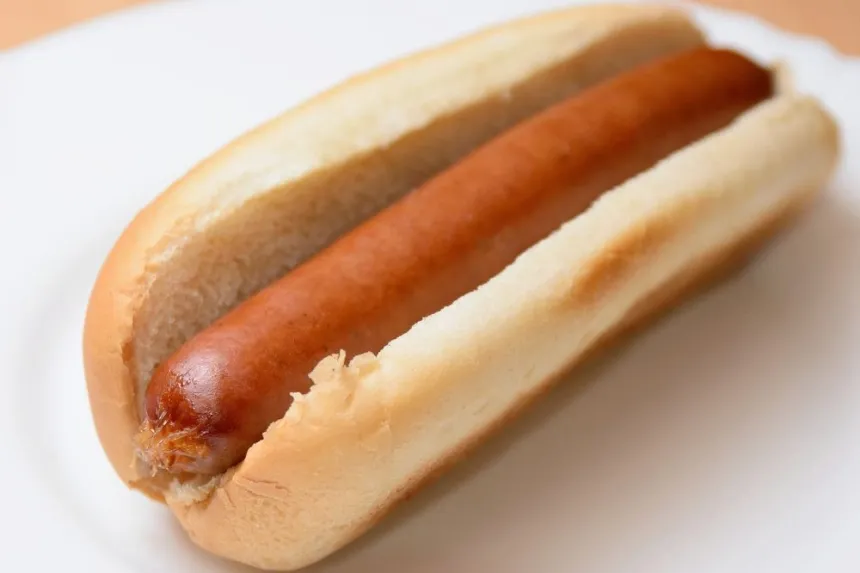 How to steam hot dogs easily and quickly.