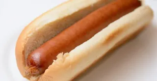 How to steam hot dogs easily and quickly.