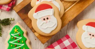 How to easily and creatively decorate sugar cookies.