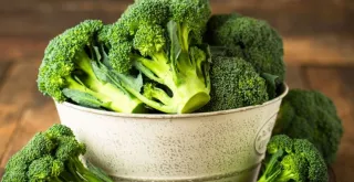 How to enjoy raw broccoli in a delicious way