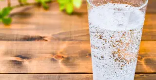 How to make carbonated water at home easily.