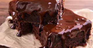 Cómo hacer brownies cubiertos de chocolate irresistibles