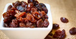 How to make raisins at home easily and quickly.