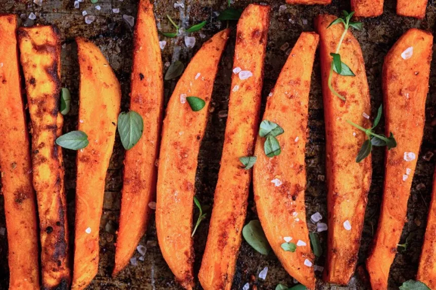 How to prepare delicious sweet potato chips at home.