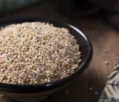 Rezept von Quinoa mit Erbsencreme und Orangenschale