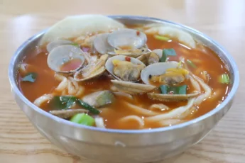 Recipe of Noodles with clams and cuttlefish