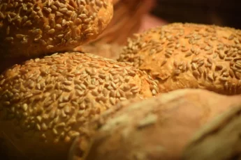 Receita de Pão de trigo semiintegral com sementes