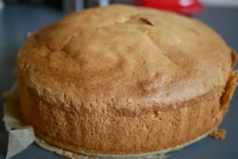 Recipe of Sponge cake sweetened with dates and without sugar