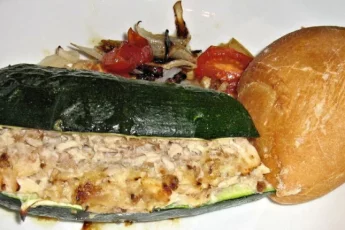 Recipe of Courgettes stuffed with turkey or chicken