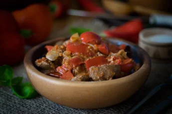 Receta de Higaditos de pollo con cebolla en salsa