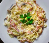 Recipe ng Carbonara pasta na may sobrasada