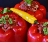 Recipe of Piquillo peppers stuffed with tuna and avocado salad.
