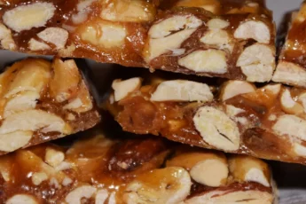 Recipe of Almond and honey guirlache.