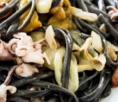 Recipe of Black spaghetti a la marinera