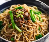 Recipe ng Shanghai Noodles