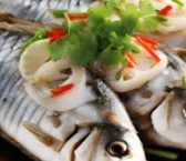 Rezept von Gedämpfter Fisch mit Ingwer und Frühlingszwiebeln