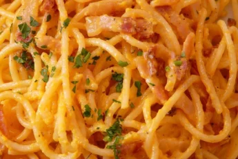Receita de Espaguete de primavera com manjericão