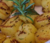 Recipe ng Mga simpleng patatas na may leek at parmesan dip