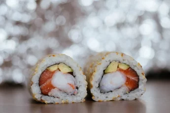 Rezept von Sushi in einem Eimer