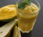 Receta de Batido de mango, plátano y mandarina con guirlache