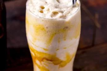 Recipe of Vanilla milkshake