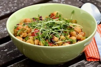 ひよこ豆のサラダとロメスコビネグレットソース のレシピ