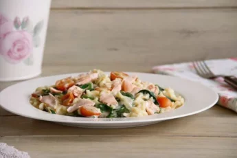 Recipe of Pasta with salmon and spinach