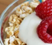 Recipe of Yogurt with spelt flakes and cherries