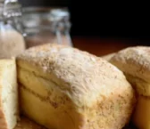 亜麻仁とカボチャの種を入れたパン のレシピ