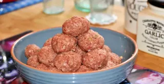 Recipe of Grandma's meatballs baked in sauce