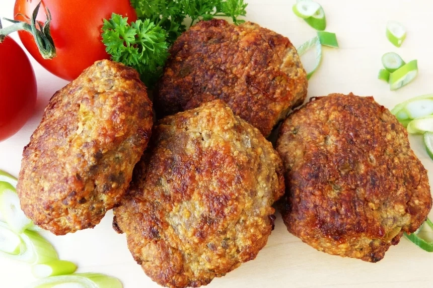 Recipe of Chicken meatballs in sauce