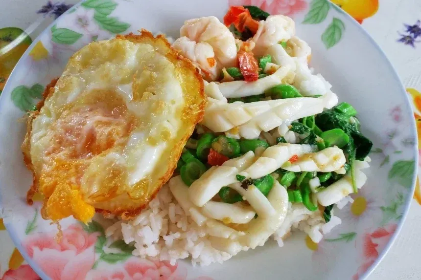 Recipe of Rice with squid and prawns