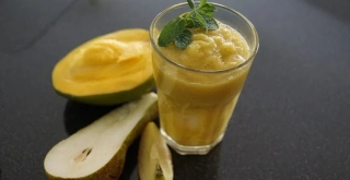 Receta de Batido de mango, plátano y mandarina con guirlache