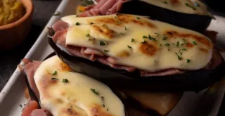 Recipe of Eggplants with ham and cheese