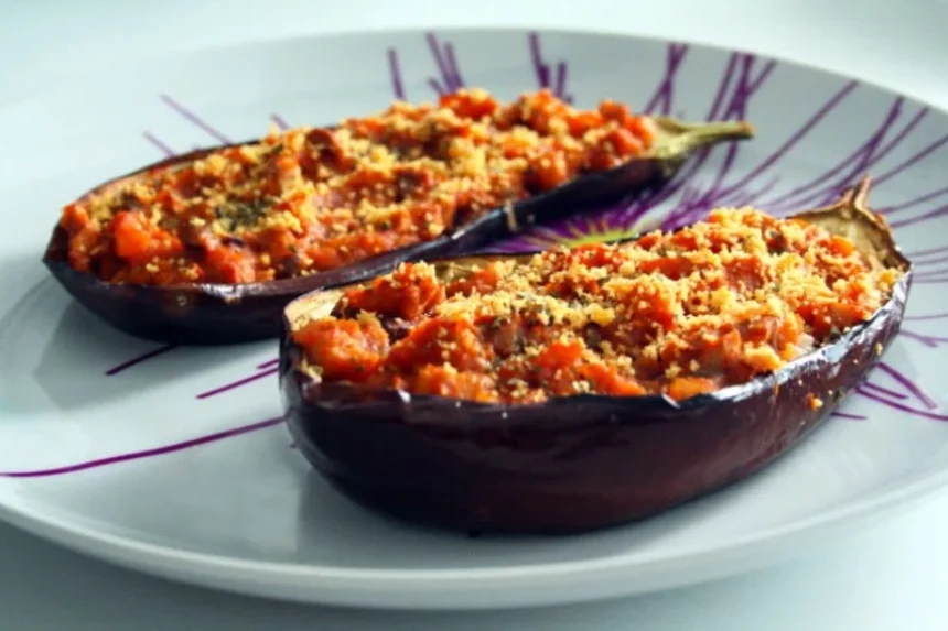 Receta de Berenjenas rellenas con salsa de tomate