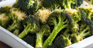 Recipe of Crispy Parmesan Roasted Broccoli