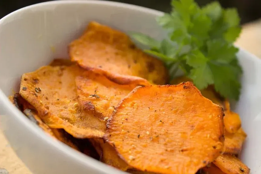 Recipe of Sweet Potato Chips with Corn Sauce