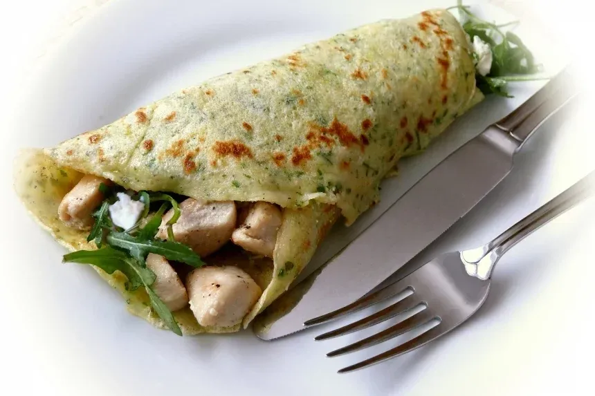 Recipe of Smoked salmon, goat cheese and apple crepes.