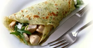 Recipe of Smoked salmon, goat cheese and apple crepes.