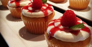 Recipe of Raspberry and white chocolate cupcake