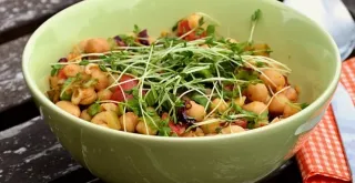 Recipe of White Bean, Avocado, Tomato and Honey Salad