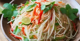 Recipe of Green Papaya Salad (Som Tum)