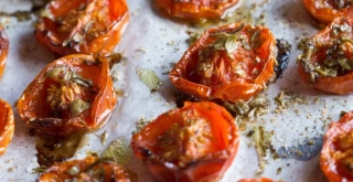 Receta de Ensalada de tomate con queso idiazábal y ventresca.