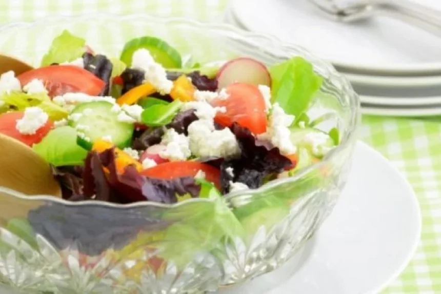 Receta de Ensalada de verduras con queso de cabra