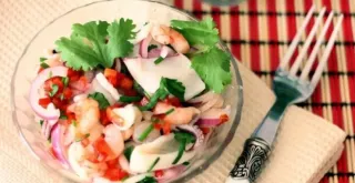 Recipe of Thai squid and shrimp salad