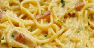 Receta de Espaguetis en salsa de queso y pollo