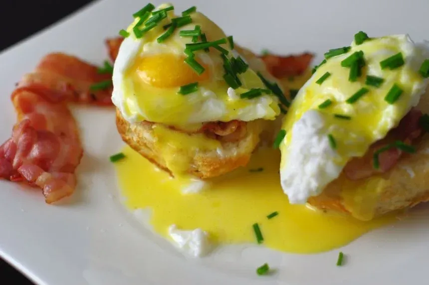 Recipe of Eggs Benedictine