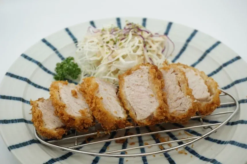 Recipe of Pork loin with carrot and leek sauce/cream