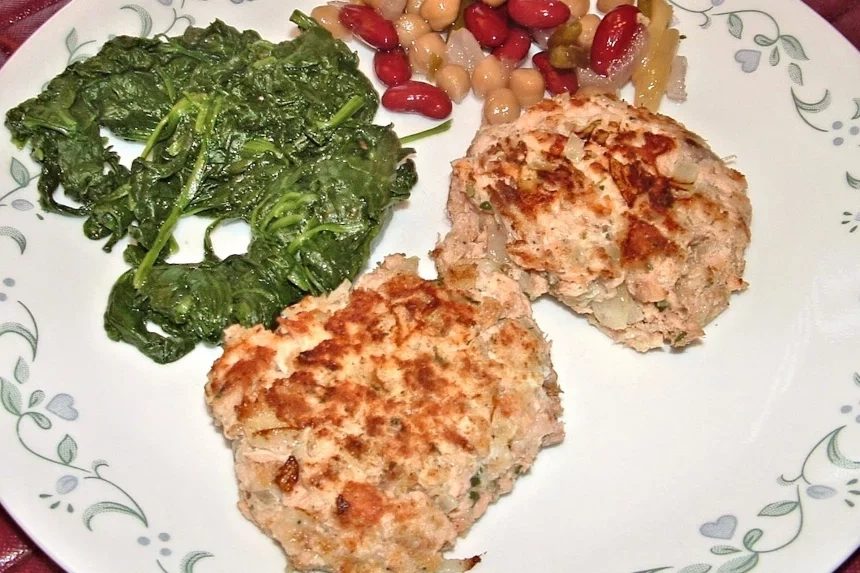 Recipe of Pork tenderloin medallions with green pepper.