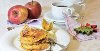 Receta de Merluza con costra de mostaza y patatas panadera